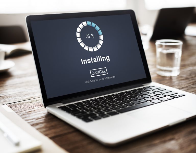 software_installing_laptop